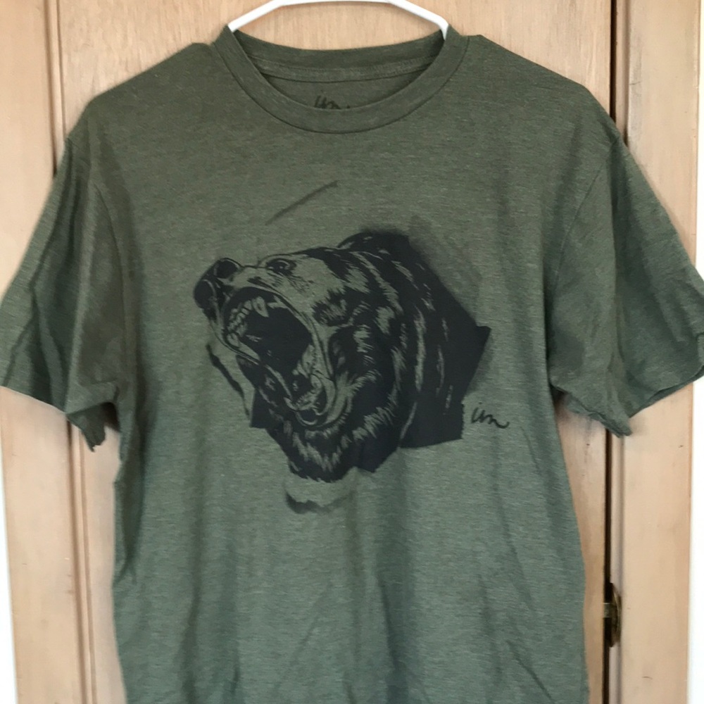 Medium Grizzly Bear T-shirt